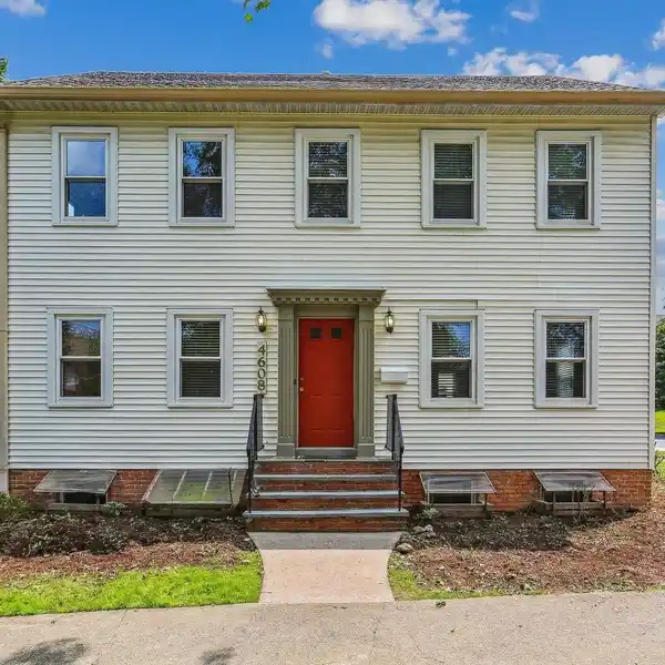 CHARMING COLONIAL STEPS FROM METRO