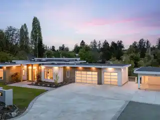 Luxurious Palm Springs-Inspired Residence