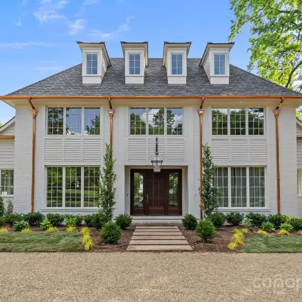NEW CONSTRUCTION IN MYERS PARK