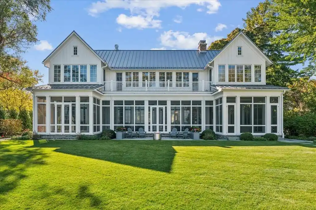 Immaculate Turnkey Lakefront Property