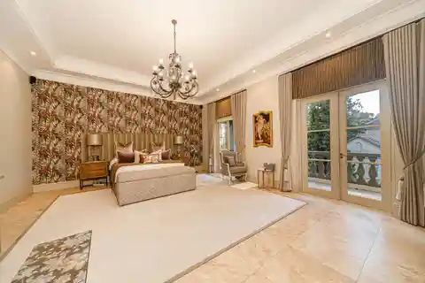 Château Sophistication with Hyde Park Prestige