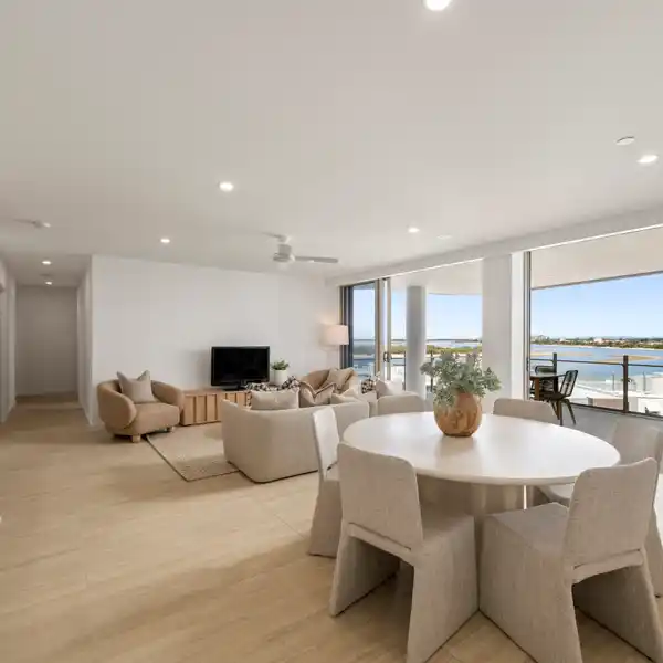 LUXURIOUS SKY HOME