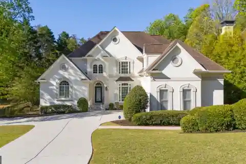 Luxury Meets Lifestyle in Seven Oaks
