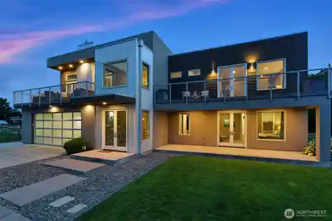 Modern Home with Sweeping Mountain Views