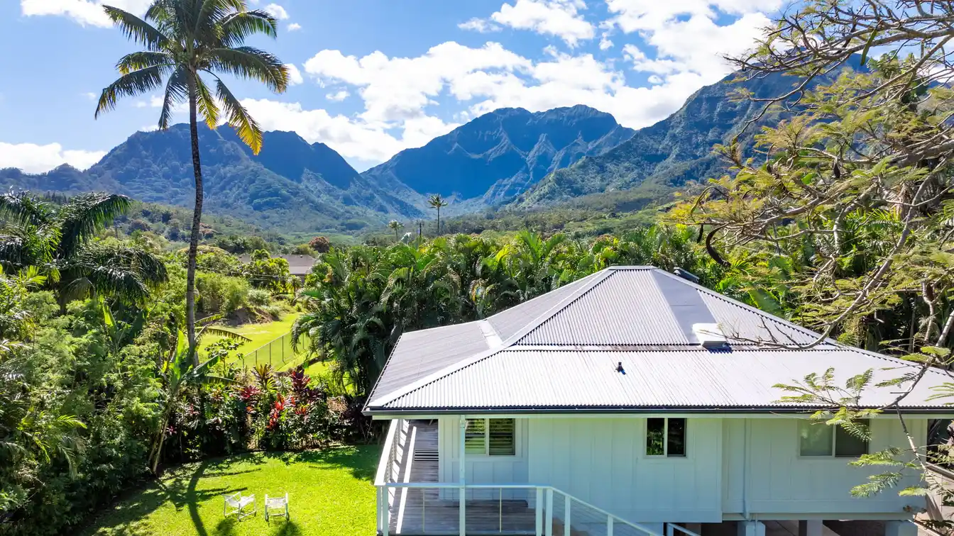 Stylishly Renovated Property in Hanalei Bay