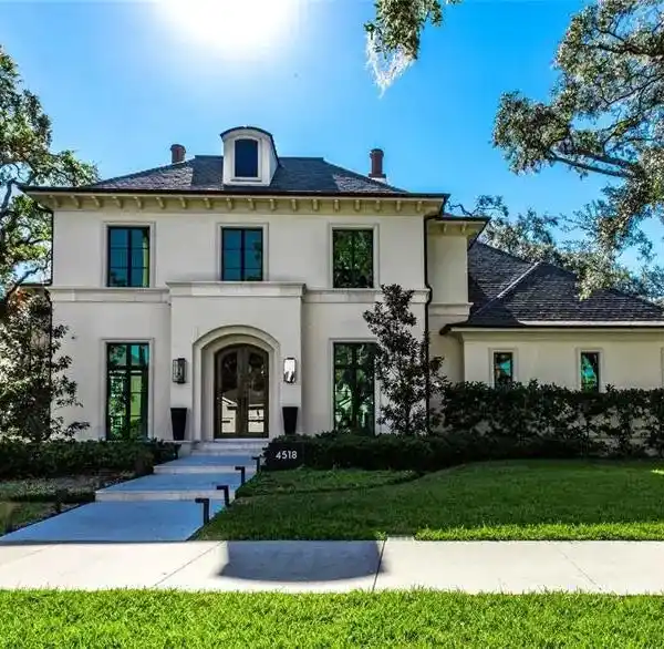 STUNNING SOUTH TAMPA CUSTOM HOME IN DESIRABLE BEACH PARK