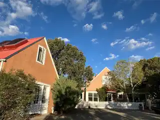 Architect-designed Compound Near Santa Fe’s Beauty