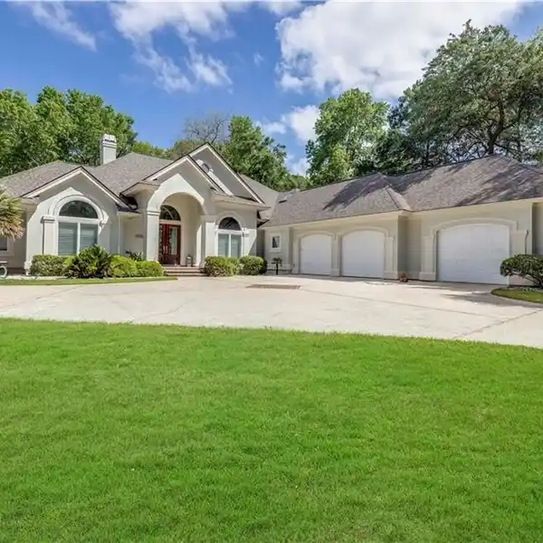 ELEGANT OPEN LAYOUT WITH WOODED VIEWS