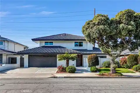 Beautifully Remodeled Contemporary Gem