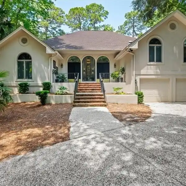 GORGEOUS METICULOUSLY RENOVATED RESIDENCE