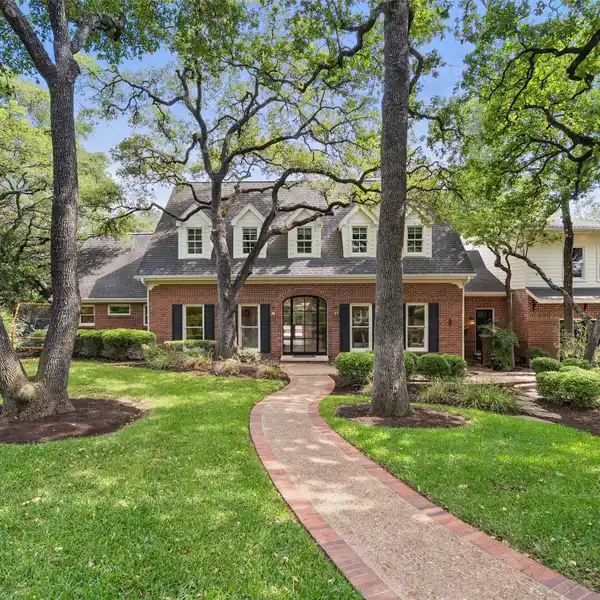 ONE-OF-A-KIND ESTATE IN WEST RIM
