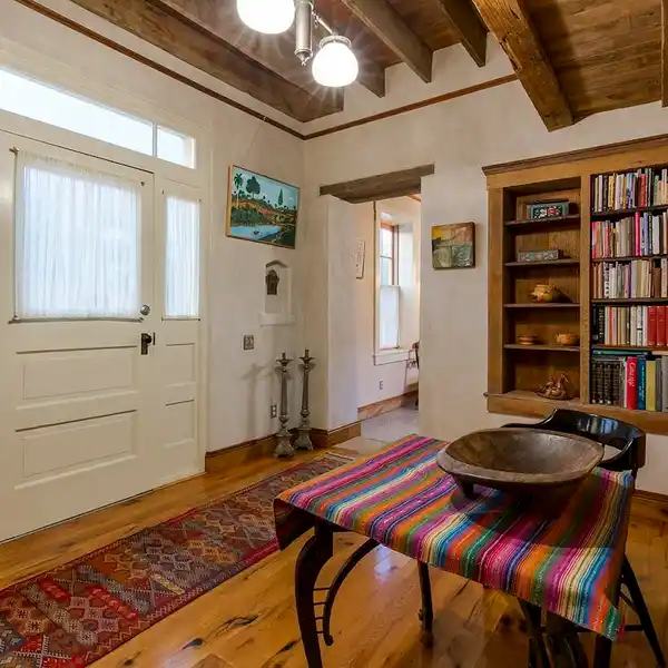 HISTORIC-INSPIRED BARRIO LIBRE HOME