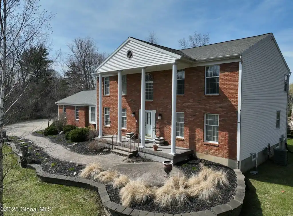 Luxury and Versatility in a Serene Setting