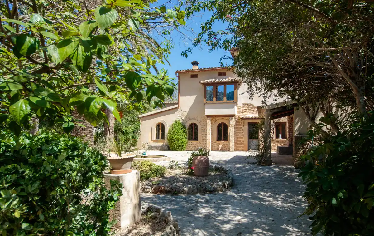 Gorgeous Property Located in the Orange Valley