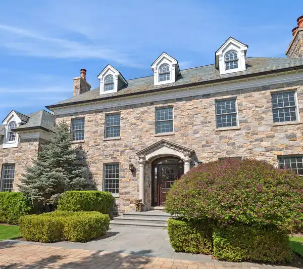 MASTERFULLY CRAFTED ESTATE BUILT BY HERITAGE LUXURY HOMES