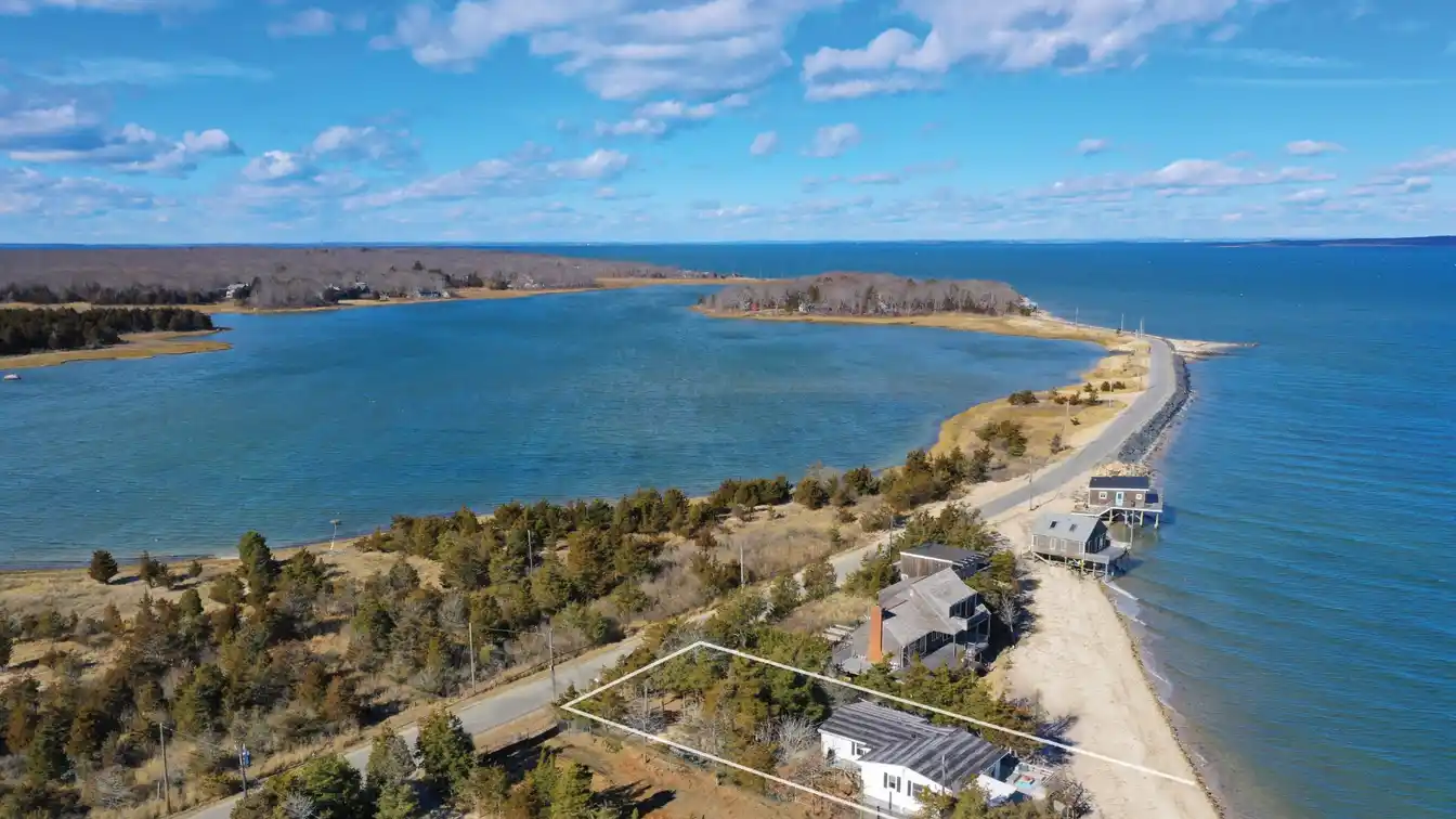 Perfect Waterfront Cottage Along Scenic Gerard Drive