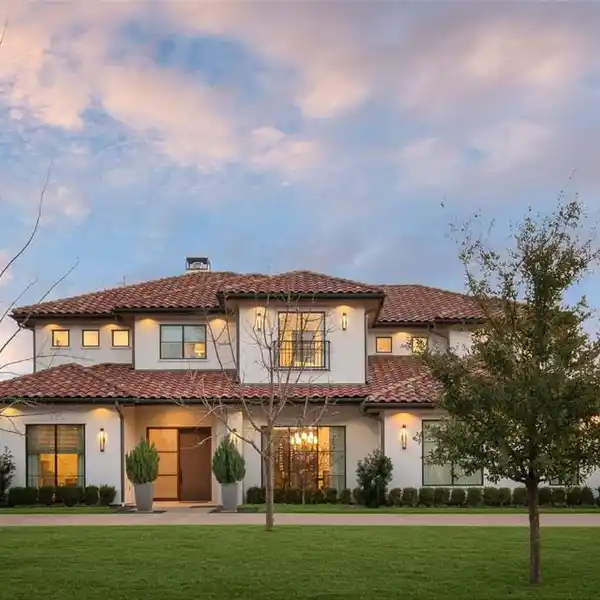 EXQUISITE NEWER CONSTRUCTION HOME