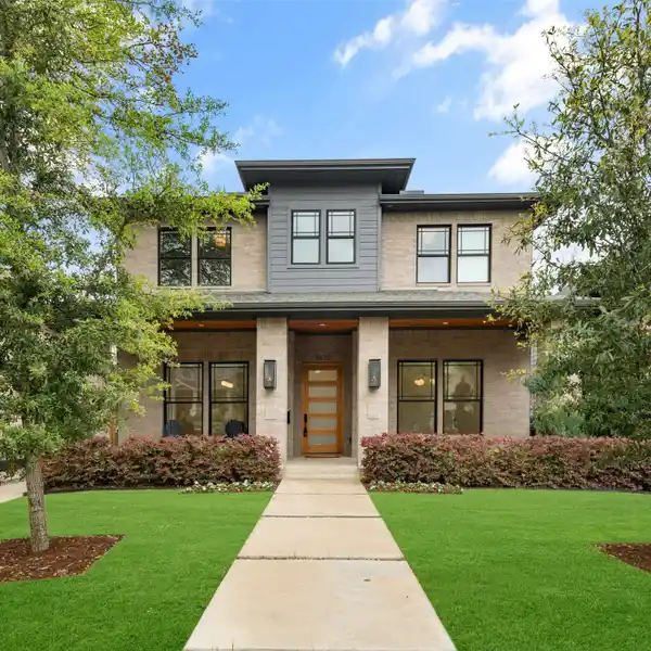 RECENTLY FRESHENED PRAIRIE STYLE HOME