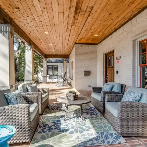 BEAUTIFUL HOME ON A WONDERFUL BLOCK