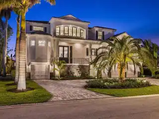 A Masterpiece of Modern Coastal Design