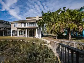 Beautiful Beach-Close Home