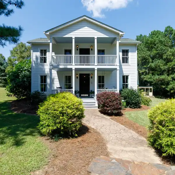 REFINED LIVING ON 5.42 ACRES