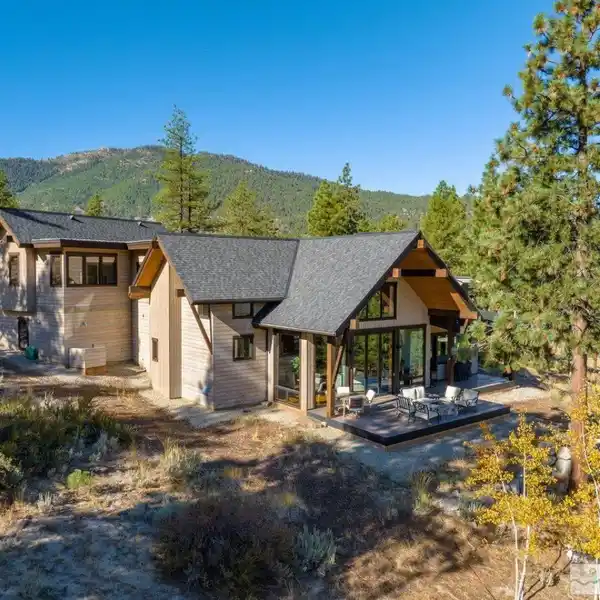 CHARMING MOUNTAIN COTTAGE HOME