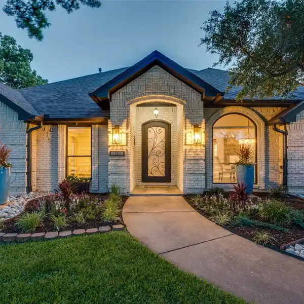 COMPLETELY REBUILT SINGLE-STORY HOME IN COVETED CROSS TIMBER HILLS