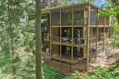 Iconic Mid-century Masterpiece with Timeless Modern Design