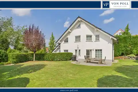 Well-Maintained Detached House in a Quiet Cul-De-Sac Location