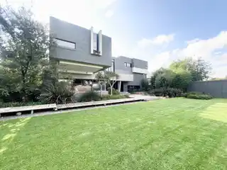 A Beacon of Contemporary Luxury and Convenience