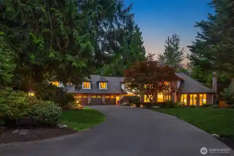 Luxury English Hill Premier Estate