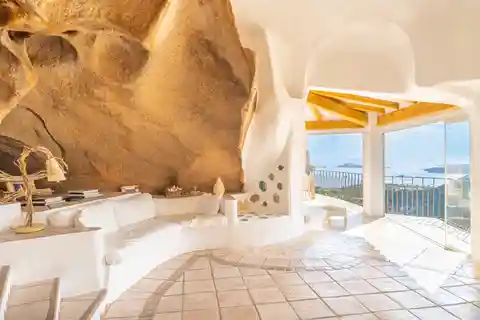 Resort-Like Retreat in Pantogia