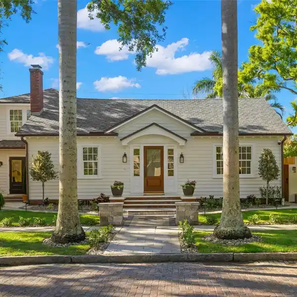 METICULOUSLY RESTORED CRAFTSMAN BUNGALOW