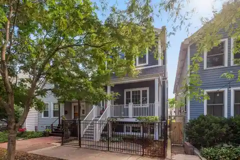 Roscoe Village Luxury Home with Rooftop and Chef’s Kitchen