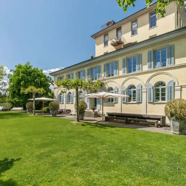 COMPLETELY RENOVATED INDUSTRIALIST'S VILLA