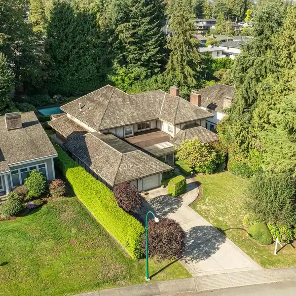 MAJESTIC HOME ON A PRISTINE LOT