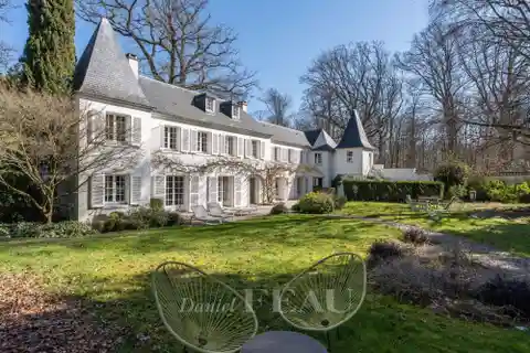Elegance Property Once Home to Maurice Chevalier