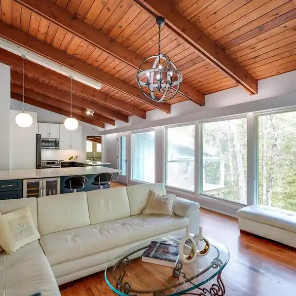 FRANK LLOYD WRIGHT-INSPIRED SANCTUARY