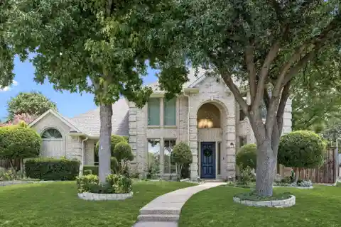 Elegant Pool Home on a Quiet Cul-De-Sac