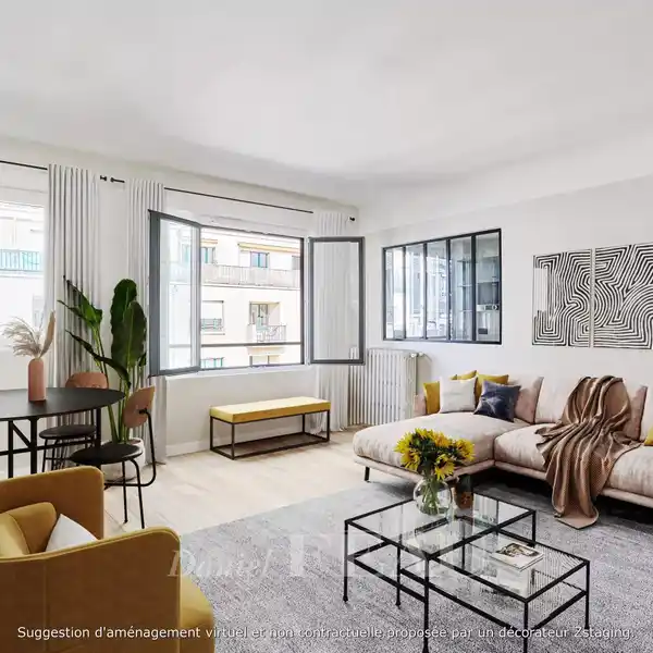RENOVATED APARTMENT WITH TWO BALCONIES