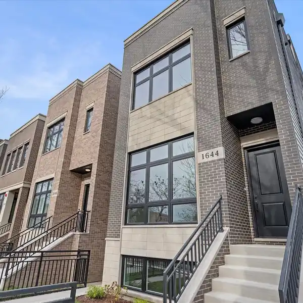 EXQUISITE HOME AT THE WOLFRAM COLLECTION