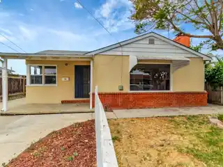Modern Comfort with Bonus Guest Cottage