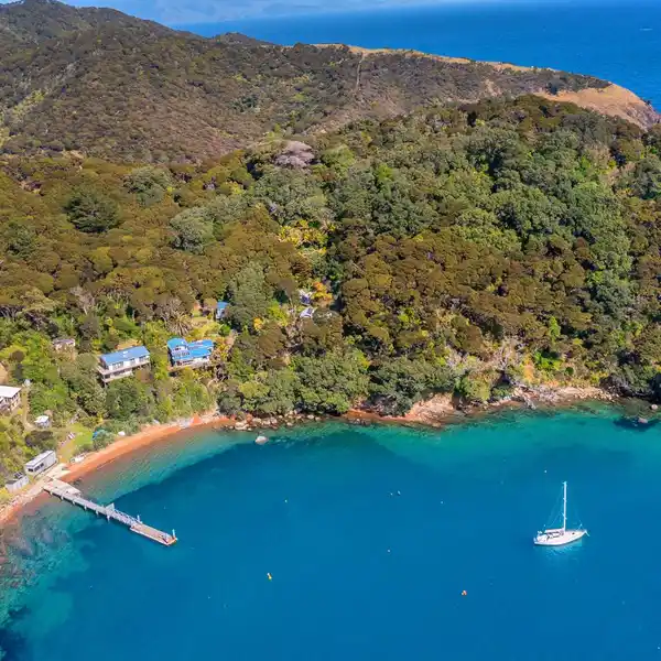 STUNNING WATERFRONT PROPERTY ON GREAT BARRIER ISLAND