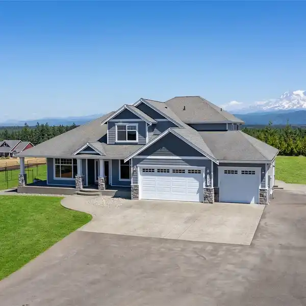 CUSTOM-BUILT 10-ACRE EQUESTRIAN ESTATE