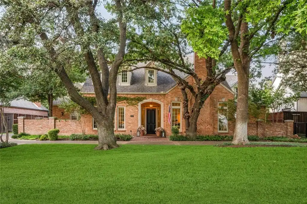 Single-story Gem in One of Preston Hollow's Desired Streets