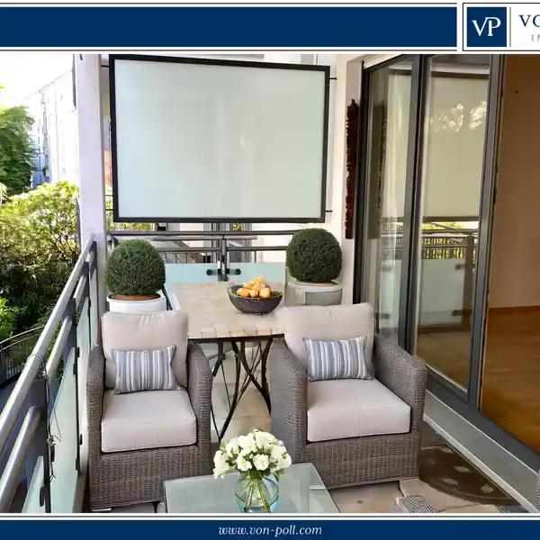 LIGHT-FILLED THREE-ROOM APARTMENT WITH LARGE BALCONY AND PARKING SPACE IN A PRIME LOCATION