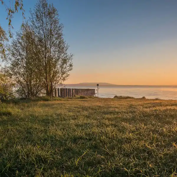 EXCLUSIVE LAKEFRONT RESIDENCE