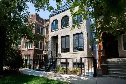 Remarkable New Construction Home in Roscoe Village