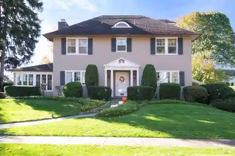 The Grand Dame of Ellison